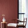vải dán tường màu đỏ đất vân giả thác nước